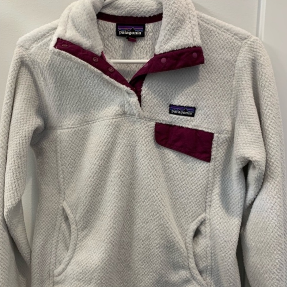 Patagonia women’s size small.Like new condition.Smoke and pet free home .